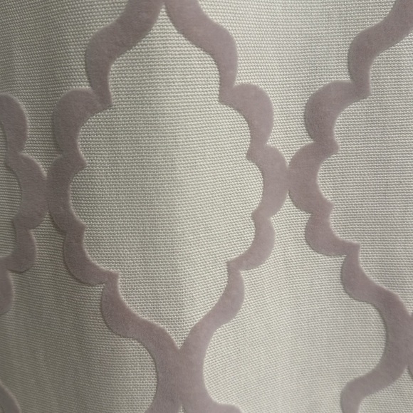 Purple and white curtains - Picture 3 of 4